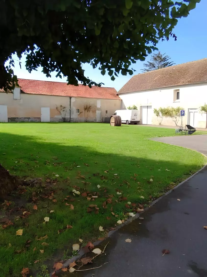 Entrée-Gite Jardin et parking