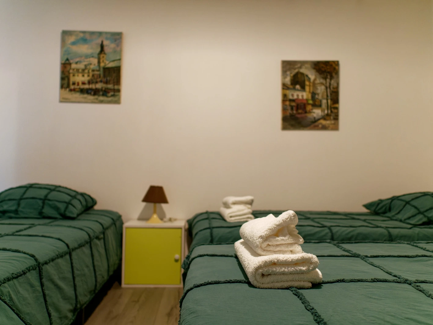 chambre-familiale-tableau Chambre avec 4 lits simples